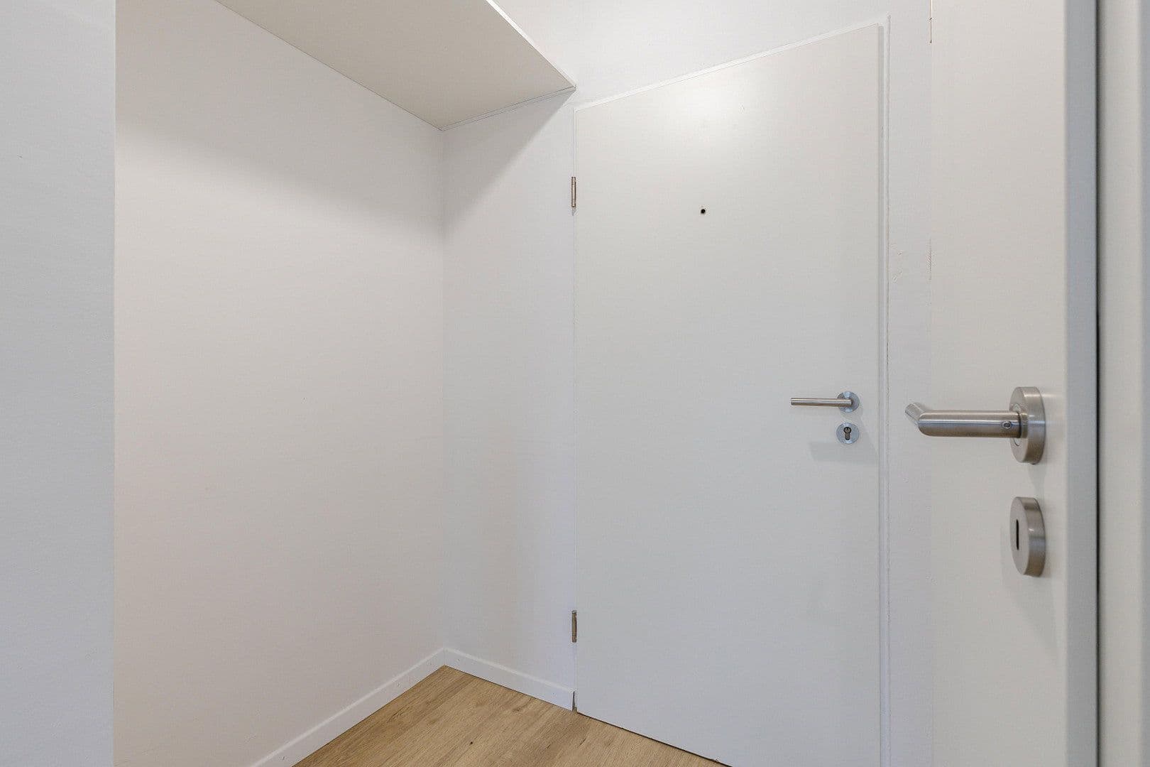 Prenájom bytu 1-izbový 19 m², München, Bavorsko Prenájom bytu 1-izbový 19 m², München, Bavorsko
