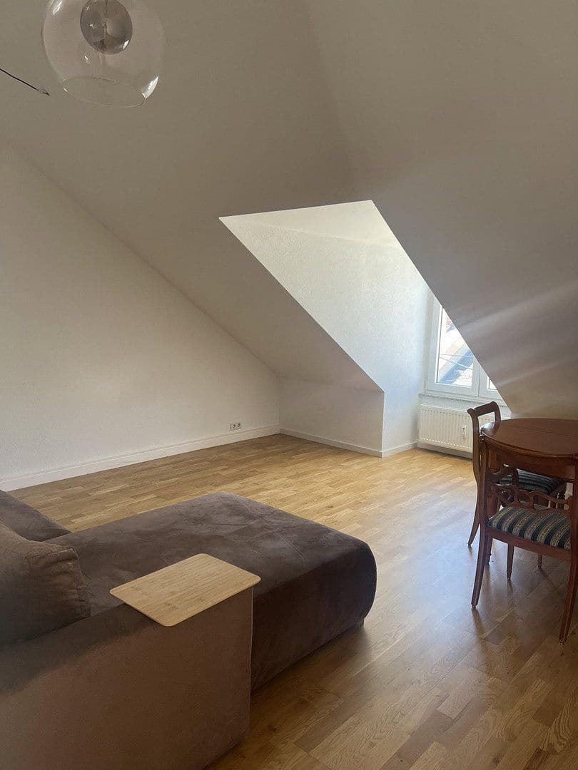 Prenájom bytu 2-izbový 49 m², Frankfurt, Hesensko Prenájom bytu 2-izbový 49 m², Frankfurt, Hesensko