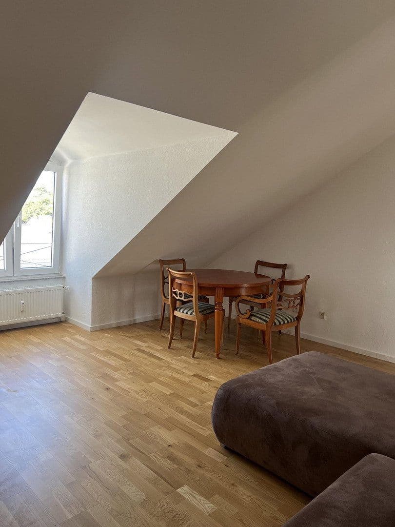 Prenájom bytu 2-izbový 49 m², Frankfurt, Hesensko Prenájom bytu 2-izbový 49 m², Frankfurt, Hesensko