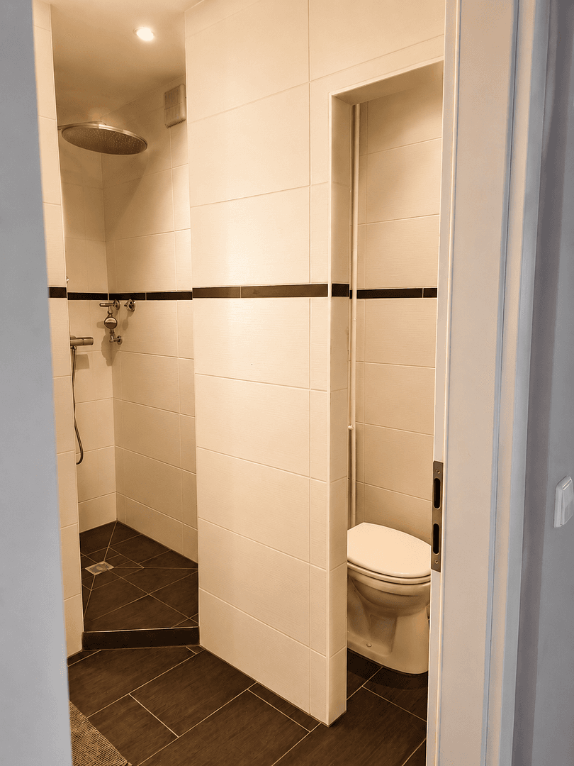 Predaj bytu 3-izbový 67 m², Berlin, Berlín Predaj bytu 3-izbový 67 m², Berlin, Berlín