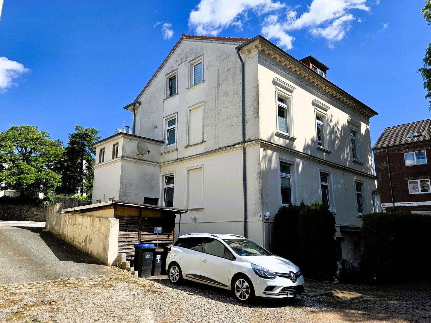 Predaj domu 226 m², pozemok 604 m², Plöner Str. 33, Eutin, Šlezvicko-Holštajnsko Predaj domu 226 m², pozemok 604 m², Plöner Str. 33, Eutin, Šlezvicko-Holštajnsko