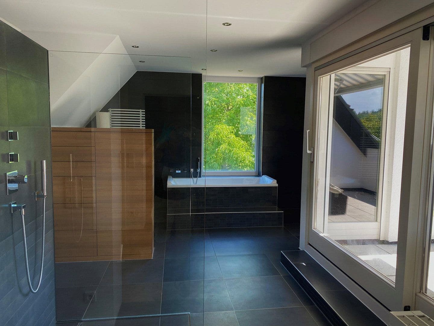 Predaj domu 300 m², pozemok 2.450 m², Affalterbach, Bádensko-Wurttembersko Predaj domu 300 m², pozemok 2.450 m², Affalterbach, Bádensko-Wurttembersko