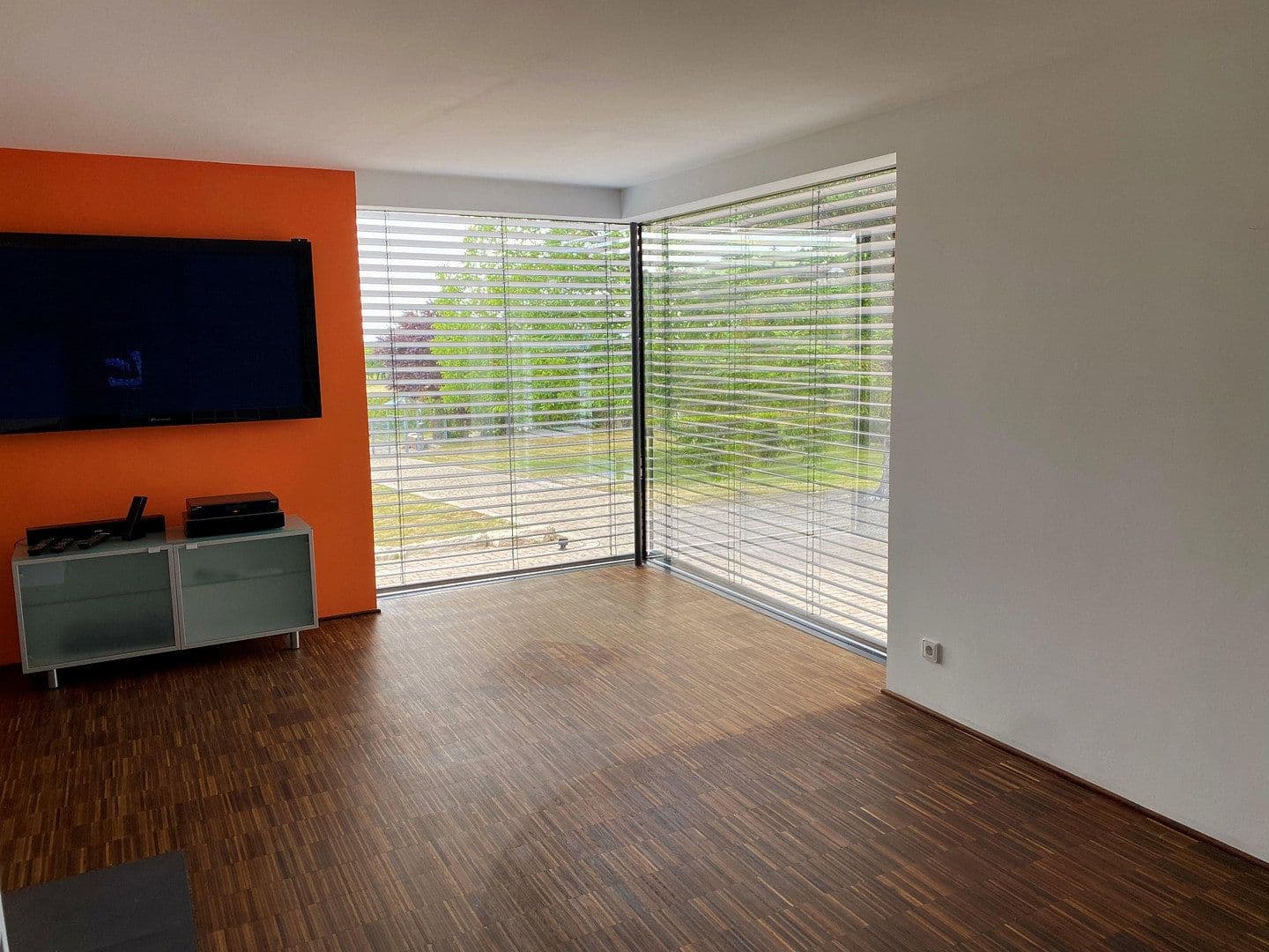 Predaj domu 300 m², pozemok 2.450 m², Affalterbach, Bádensko-Wurttembersko Predaj domu 300 m², pozemok 2.450 m², Affalterbach, Bádensko-Wurttembersko