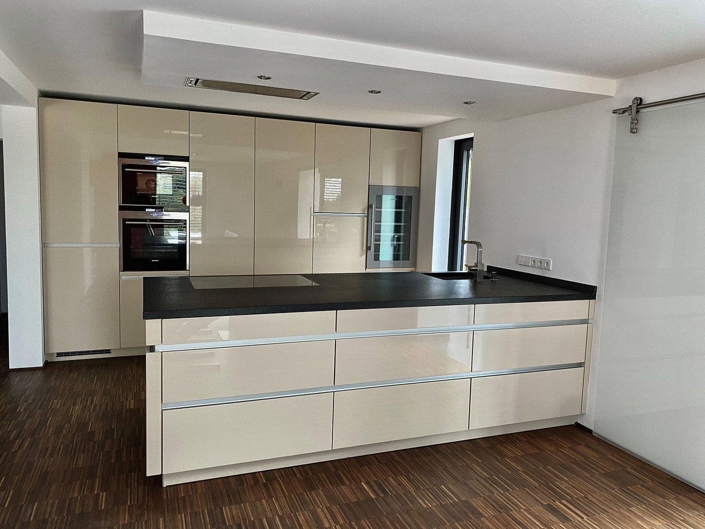 Predaj domu 300 m², pozemok 2.450 m², Affalterbach, Bádensko-Wurttembersko Predaj domu 300 m², pozemok 2.450 m², Affalterbach, Bádensko-Wurttembersko