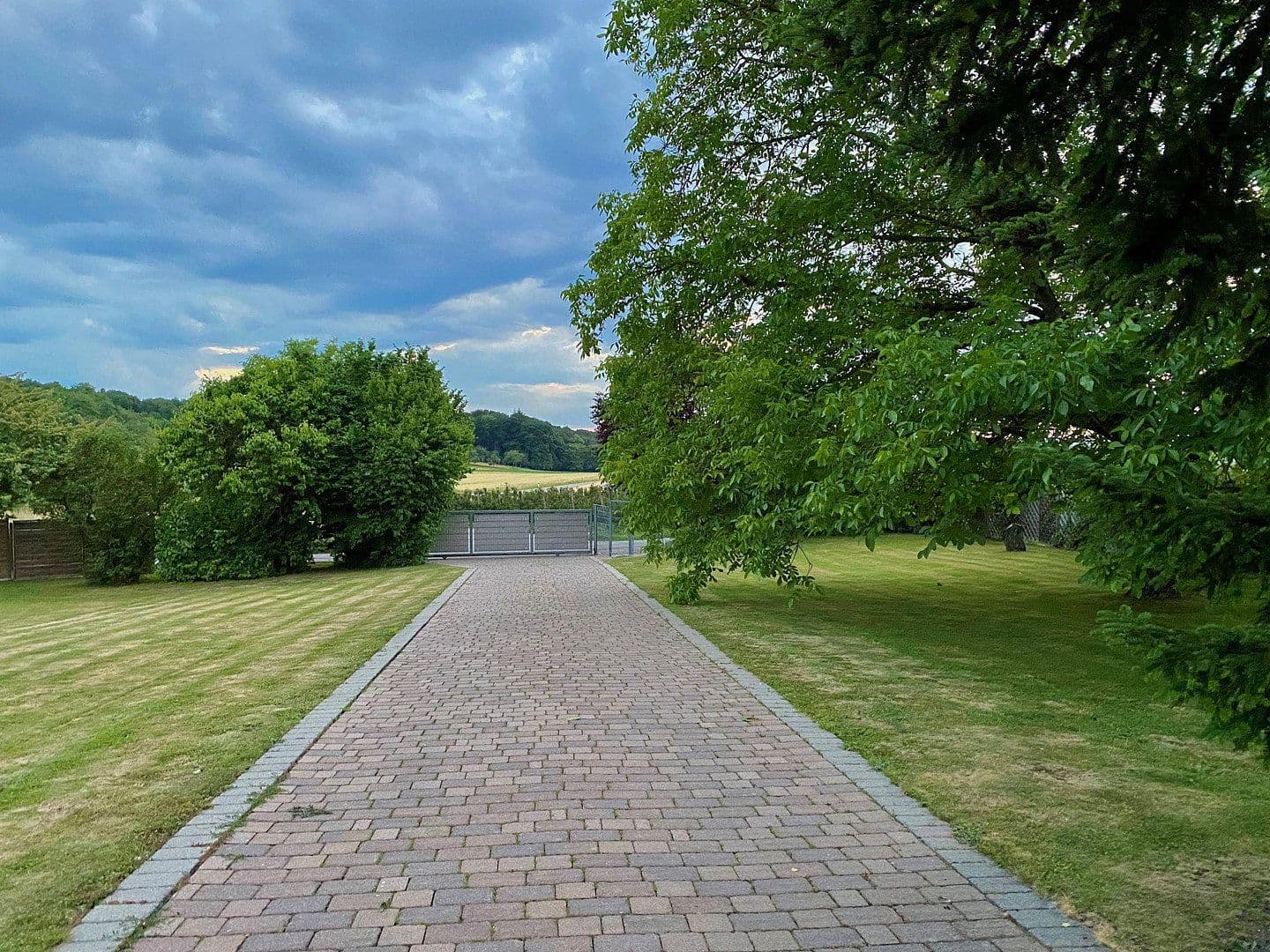 Predaj domu 300 m², pozemok 2.450 m², Affalterbach, Bádensko-Wurttembersko Predaj domu 300 m², pozemok 2.450 m², Affalterbach, Bádensko-Wurttembersko