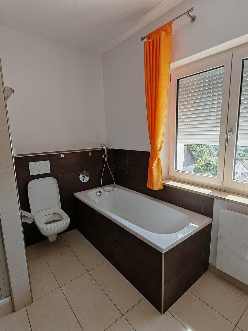 Prenájom bytu 3-izbový 100 m², Schwandorf, Bavorsko Prenájom bytu 3-izbový 100 m², Schwandorf, Bavorsko