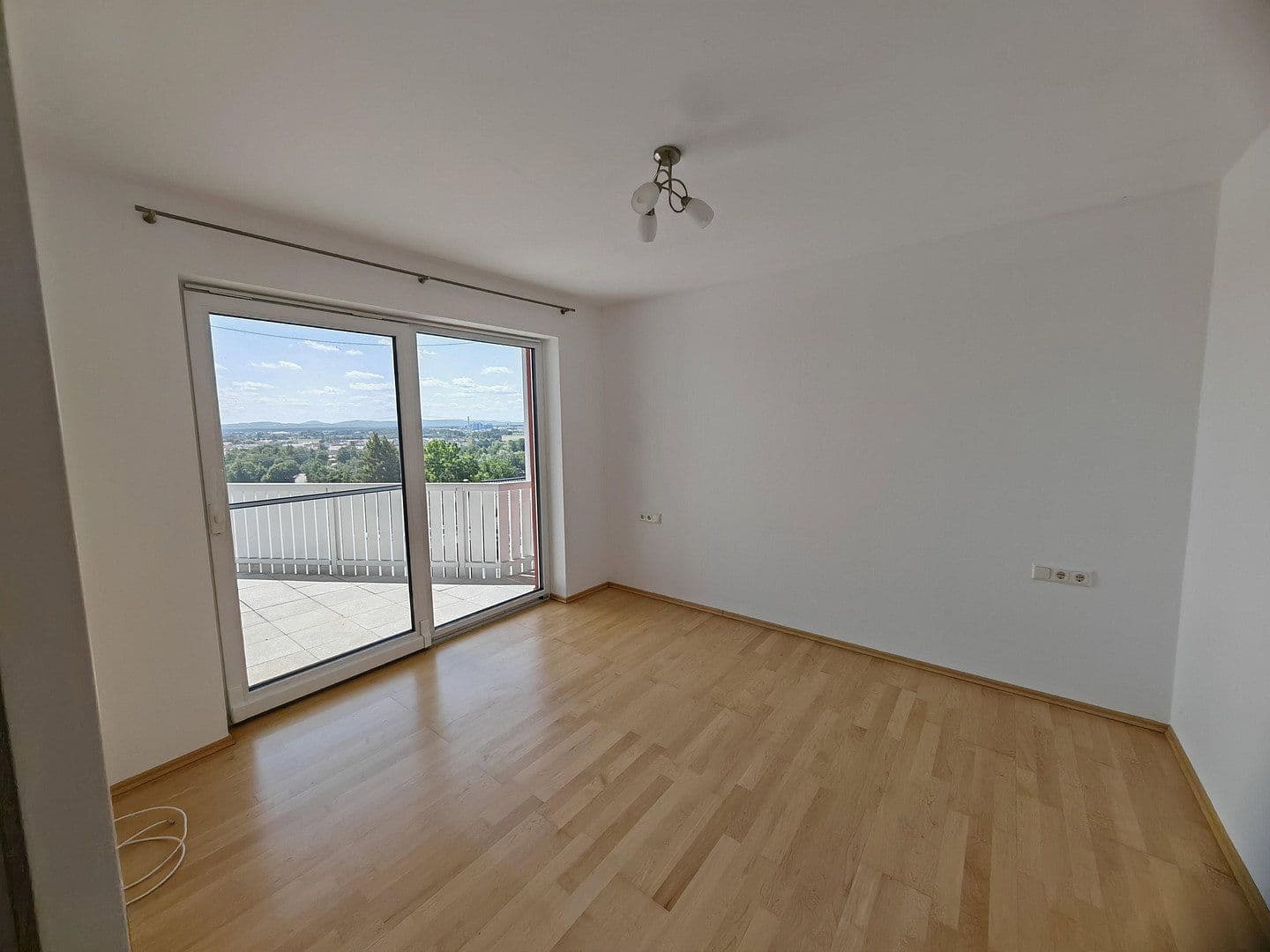 Prenájom bytu 3-izbový 100 m², Schwandorf, Bavorsko Prenájom bytu 3-izbový 100 m², Schwandorf, Bavorsko
