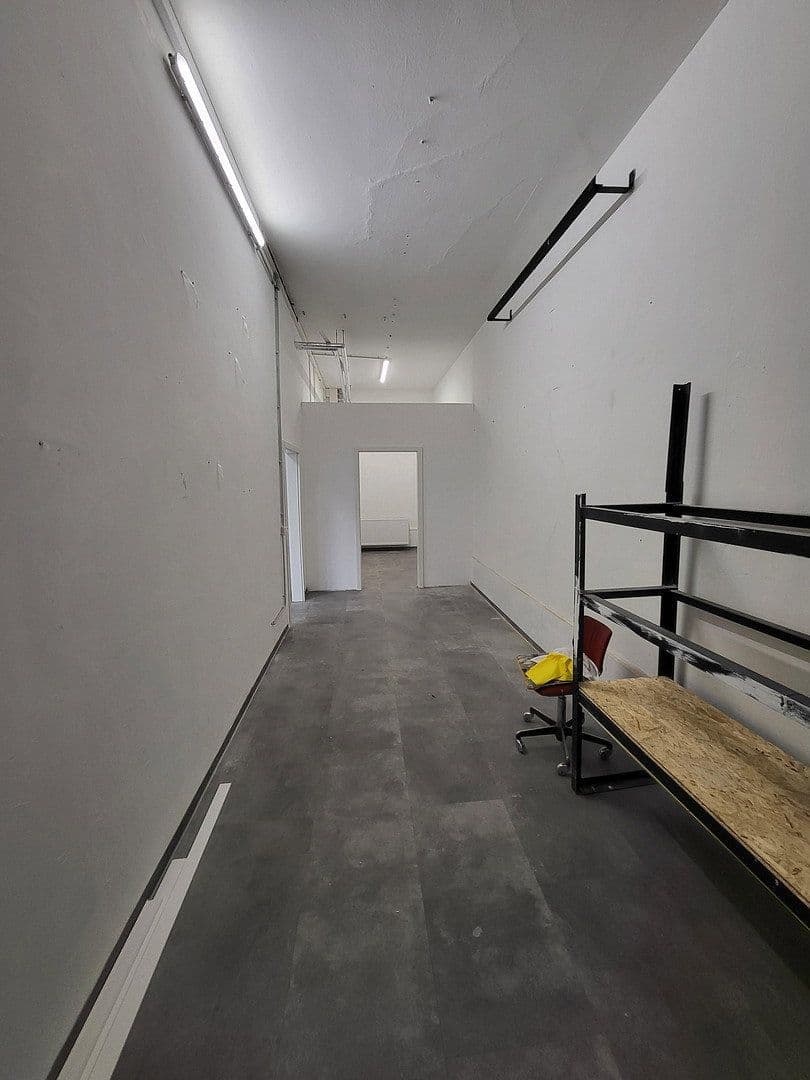 Prenájom nebytového priestoru 450 m², Viersener Straße 240, Mönchengladbach, Severné Porýnie - Westfálsko Prenájom nebytového priestoru 450 m², Viersener Straße 240, Mönchengladbach, Severné Porýnie - Westfálsko