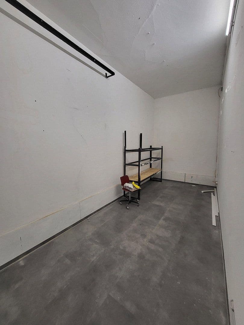 Prenájom nebytového priestoru 450 m², Viersener Straße 240, Mönchengladbach, Severné Porýnie - Westfálsko Prenájom nebytového priestoru 450 m², Viersener Straße 240, Mönchengladbach, Severné Porýnie - Westfálsko