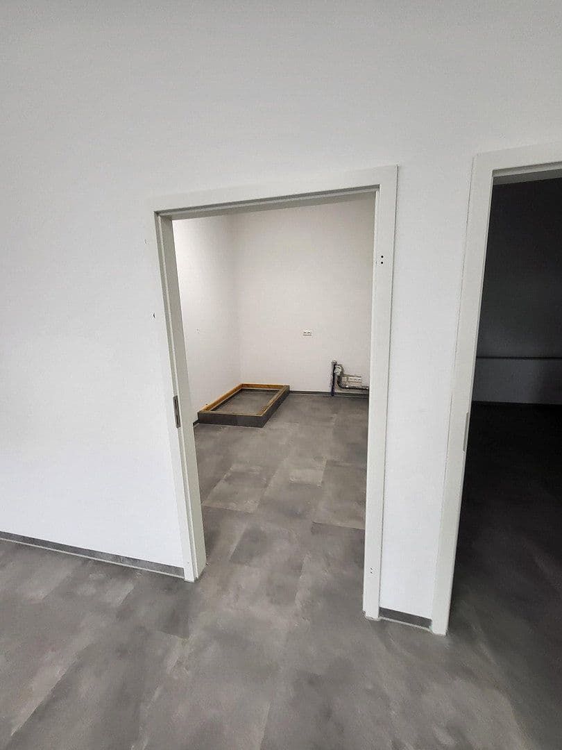 Prenájom nebytového priestoru 450 m², Viersener Straße 240, Mönchengladbach, Severné Porýnie - Westfálsko Prenájom nebytového priestoru 450 m², Viersener Straße 240, Mönchengladbach, Severné Porýnie - Westfálsko