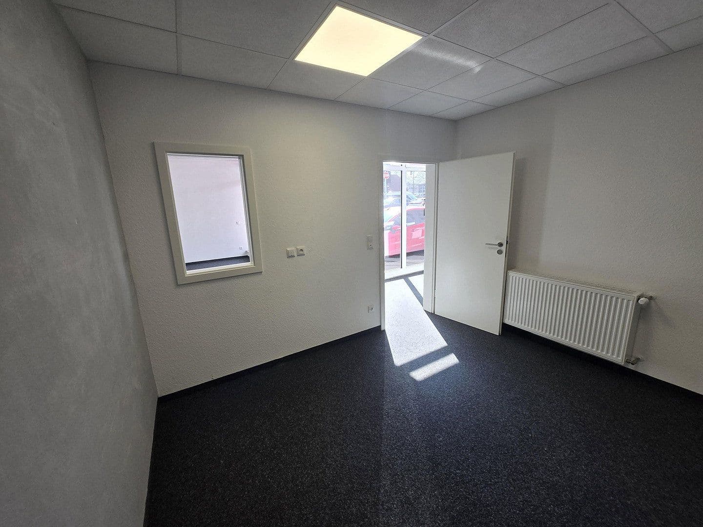Prenájom nebytového priestoru 450 m², Viersener Straße 240, Mönchengladbach, Severné Porýnie - Westfálsko Prenájom nebytového priestoru 450 m², Viersener Straße 240, Mönchengladbach, Severné Porýnie - Westfálsko