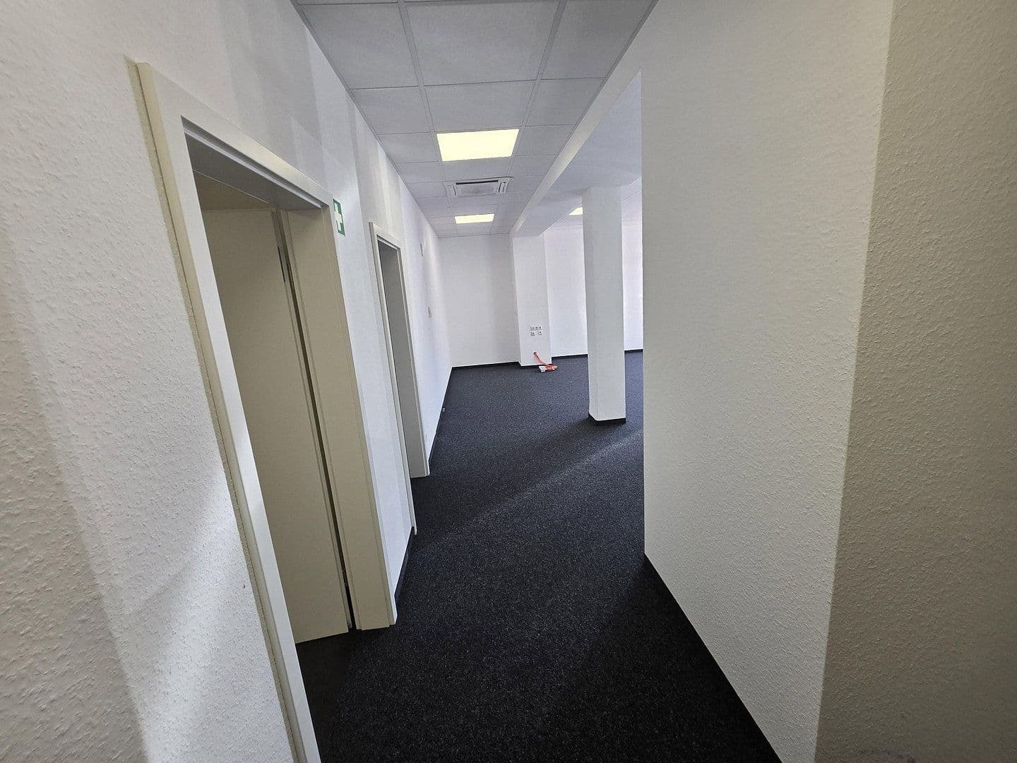 Prenájom nebytového priestoru 450 m², Viersener Straße 240, Mönchengladbach, Severné Porýnie - Westfálsko Prenájom nebytového priestoru 450 m², Viersener Straße 240, Mönchengladbach, Severné Porýnie - Westfálsko