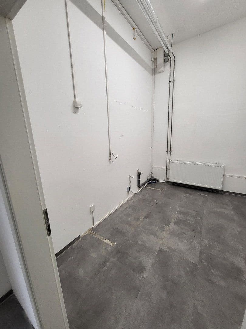 Prenájom nebytového priestoru 450 m², Viersener Straße 240, Mönchengladbach, Severné Porýnie - Westfálsko Prenájom nebytového priestoru 450 m², Viersener Straße 240, Mönchengladbach, Severné Porýnie - Westfálsko