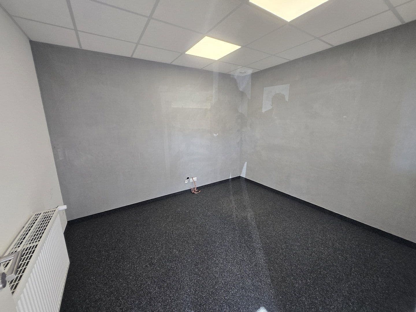 Prenájom nebytového priestoru 450 m², Viersener Straße 240, Mönchengladbach, Severné Porýnie - Westfálsko Prenájom nebytového priestoru 450 m², Viersener Straße 240, Mönchengladbach, Severné Porýnie - Westfálsko