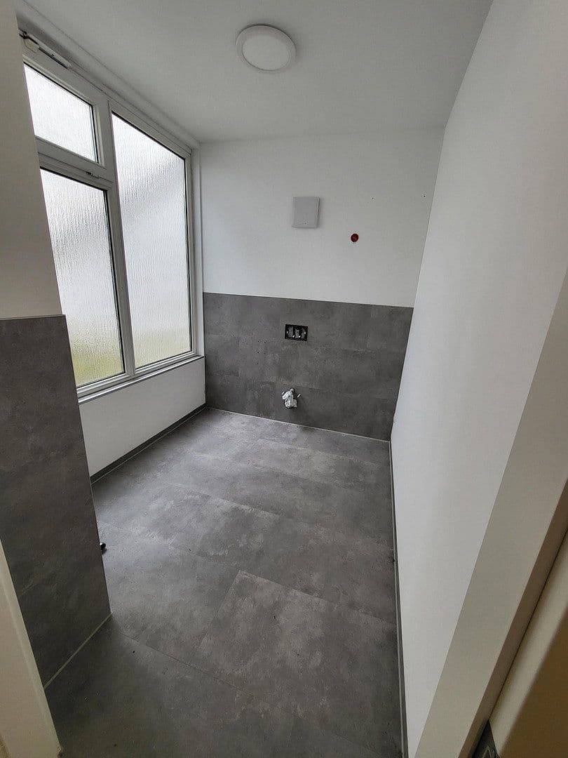 Prenájom nebytového priestoru 450 m², Viersener Straße 240, Mönchengladbach, Severné Porýnie - Westfálsko Prenájom nebytového priestoru 450 m², Viersener Straße 240, Mönchengladbach, Severné Porýnie - Westfálsko