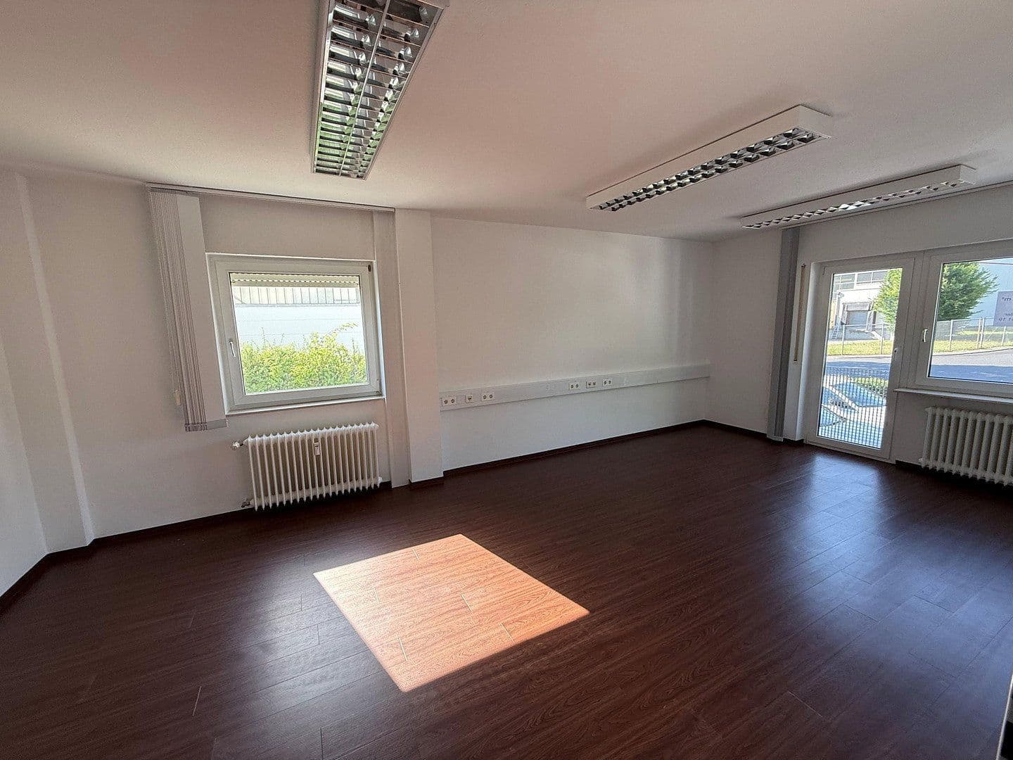 Prenájom kancelárie 170 m², Siemensstraße 9, Wiesbaden, Hesensko Prenájom kancelárie 170 m², Siemensstraße 9, Wiesbaden, Hesensko