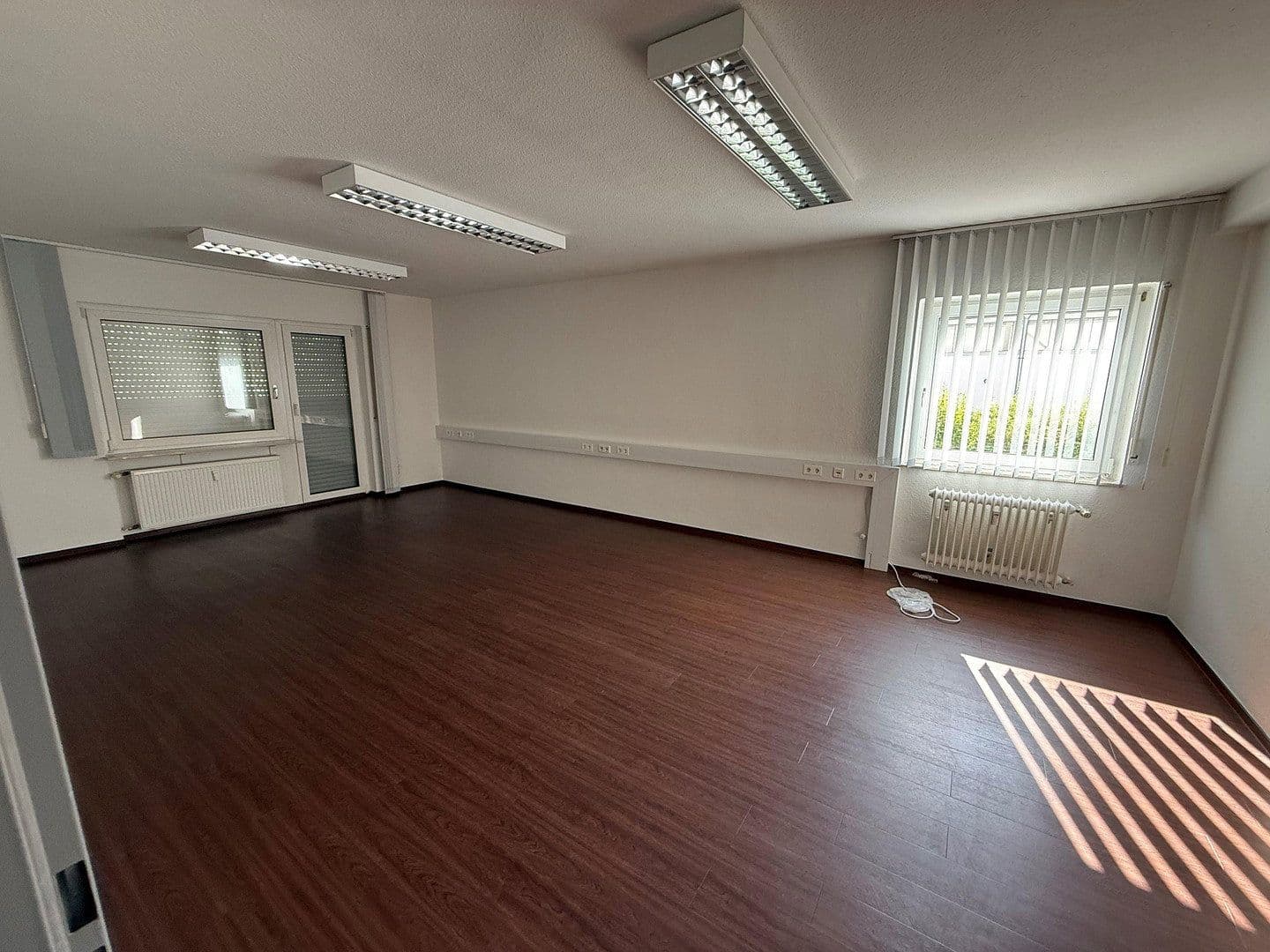 Prenájom kancelárie 170 m², Siemensstraße 9, Wiesbaden, Hesensko Prenájom kancelárie 170 m², Siemensstraße 9, Wiesbaden, Hesensko