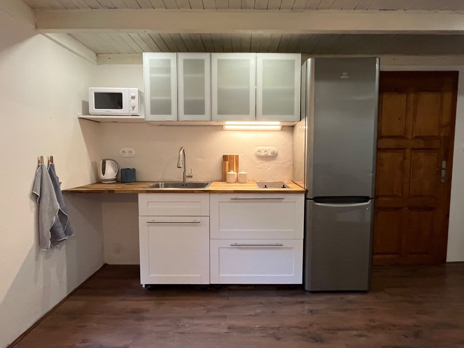 Prenájom domu 46 m², pozemok 395 m², Nižbor, Středočeský kraj Prenájom domu 46 m², pozemok 395 m², Nižbor, Středočeský kraj