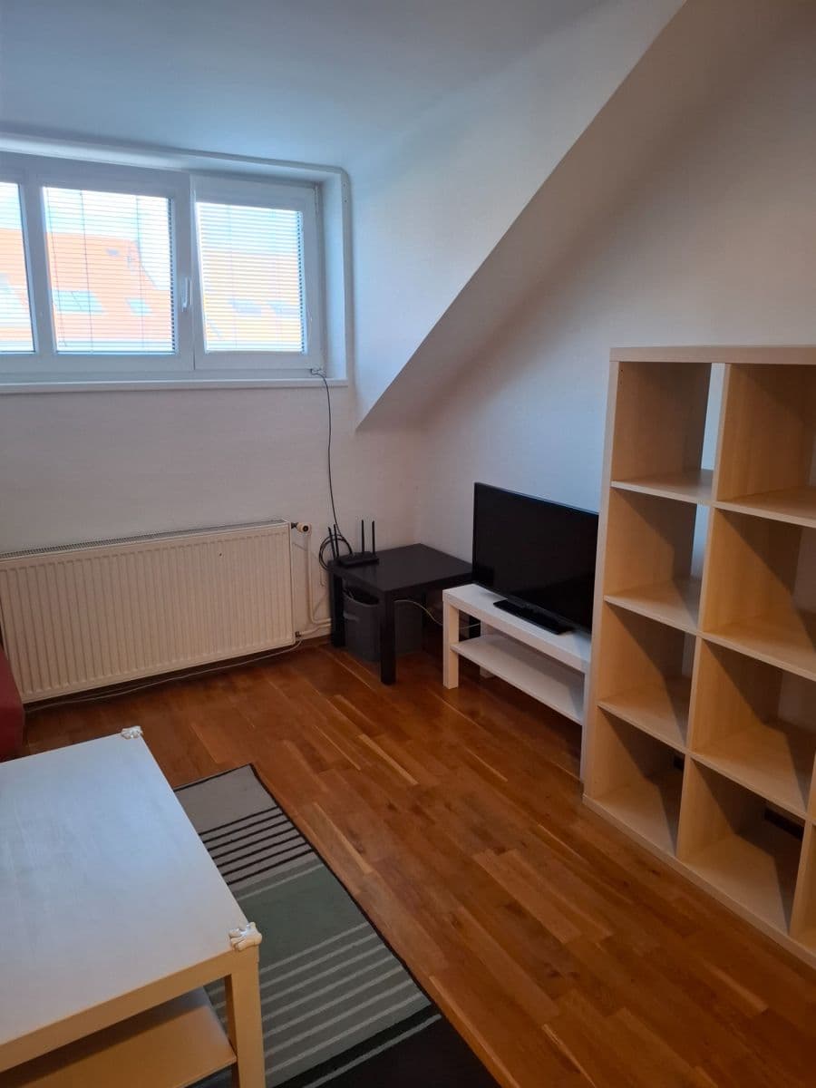 Prenájom bytu 2-izbový 42 m², Na Mlejnku, Praha, Praha Prenájom bytu 2-izbový 42 m², Na Mlejnku, Praha, Praha