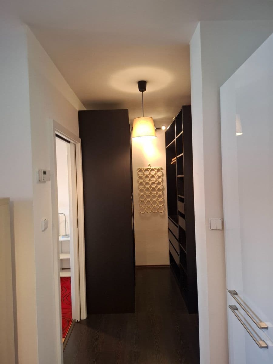 Prenájom bytu 2-izbový 42 m², Na Mlejnku, Praha, Praha Prenájom bytu 2-izbový 42 m², Na Mlejnku, Praha, Praha