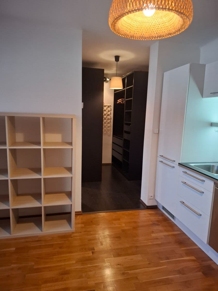 Prenájom bytu 2-izbový 42 m², Na Mlejnku, Praha, Praha Prenájom bytu 2-izbový 42 m², Na Mlejnku, Praha, Praha