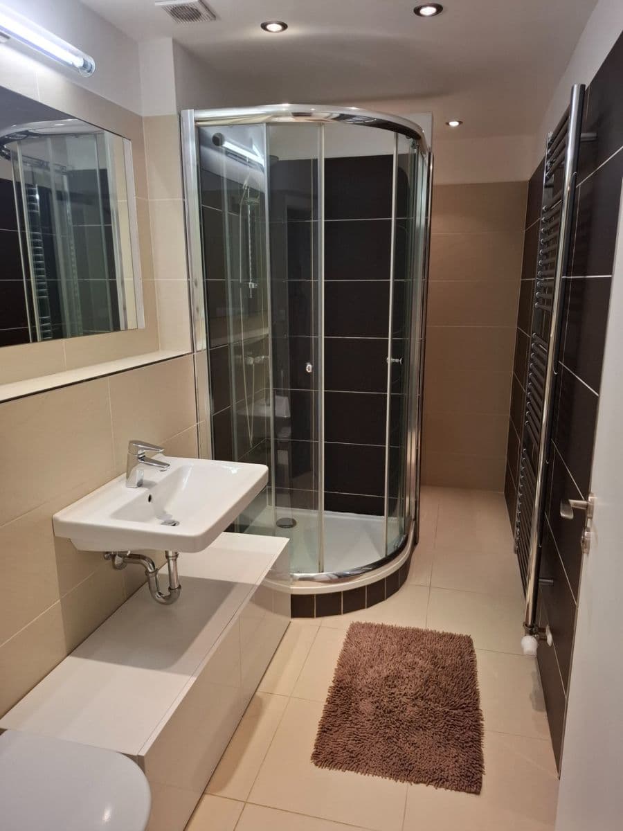 Prenájom bytu 2-izbový 42 m², Na Mlejnku, Praha, Praha Prenájom bytu 2-izbový 42 m², Na Mlejnku, Praha, Praha