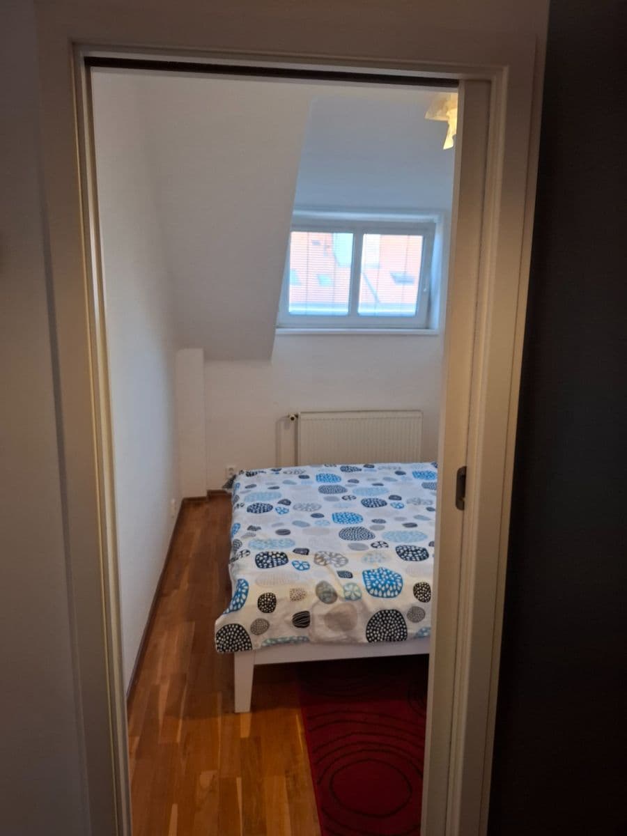 Prenájom bytu 2-izbový 42 m², Na Mlejnku, Praha, Praha Prenájom bytu 2-izbový 42 m², Na Mlejnku, Praha, Praha