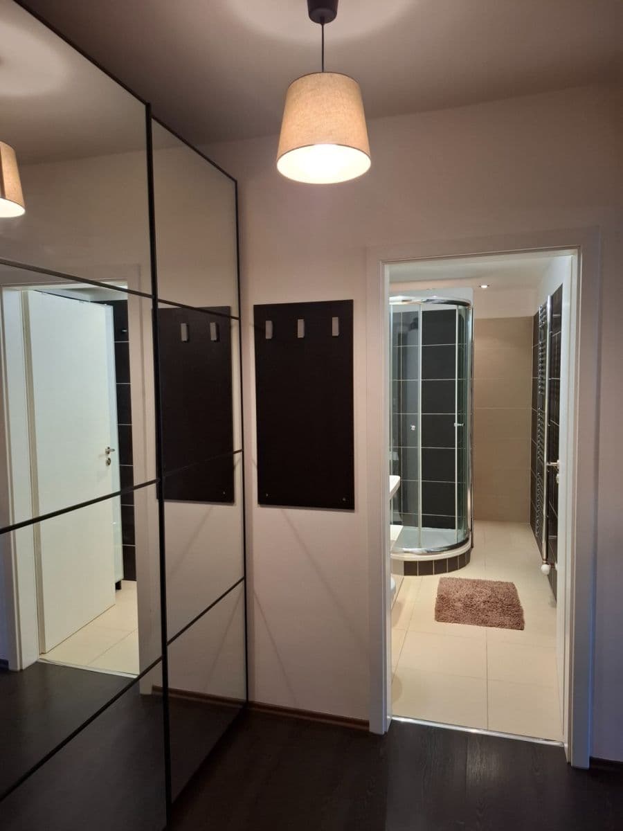 Prenájom bytu 2-izbový 42 m², Na Mlejnku, Praha, Praha Prenájom bytu 2-izbový 42 m², Na Mlejnku, Praha, Praha