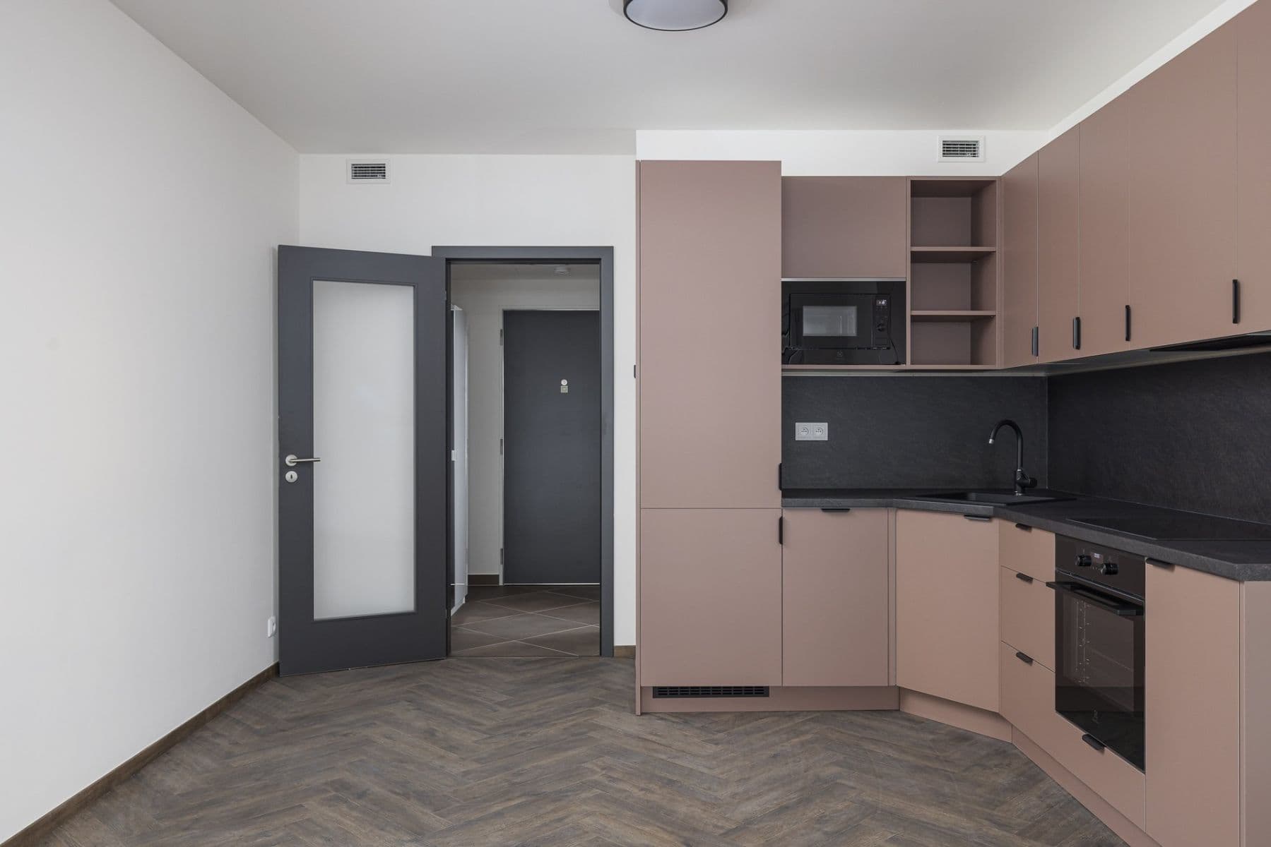 Prenájom bytu 1-izbový 33 m², Poděbradská, Praha, Praha Prenájom bytu 1-izbový 33 m², Poděbradská, Praha, Praha