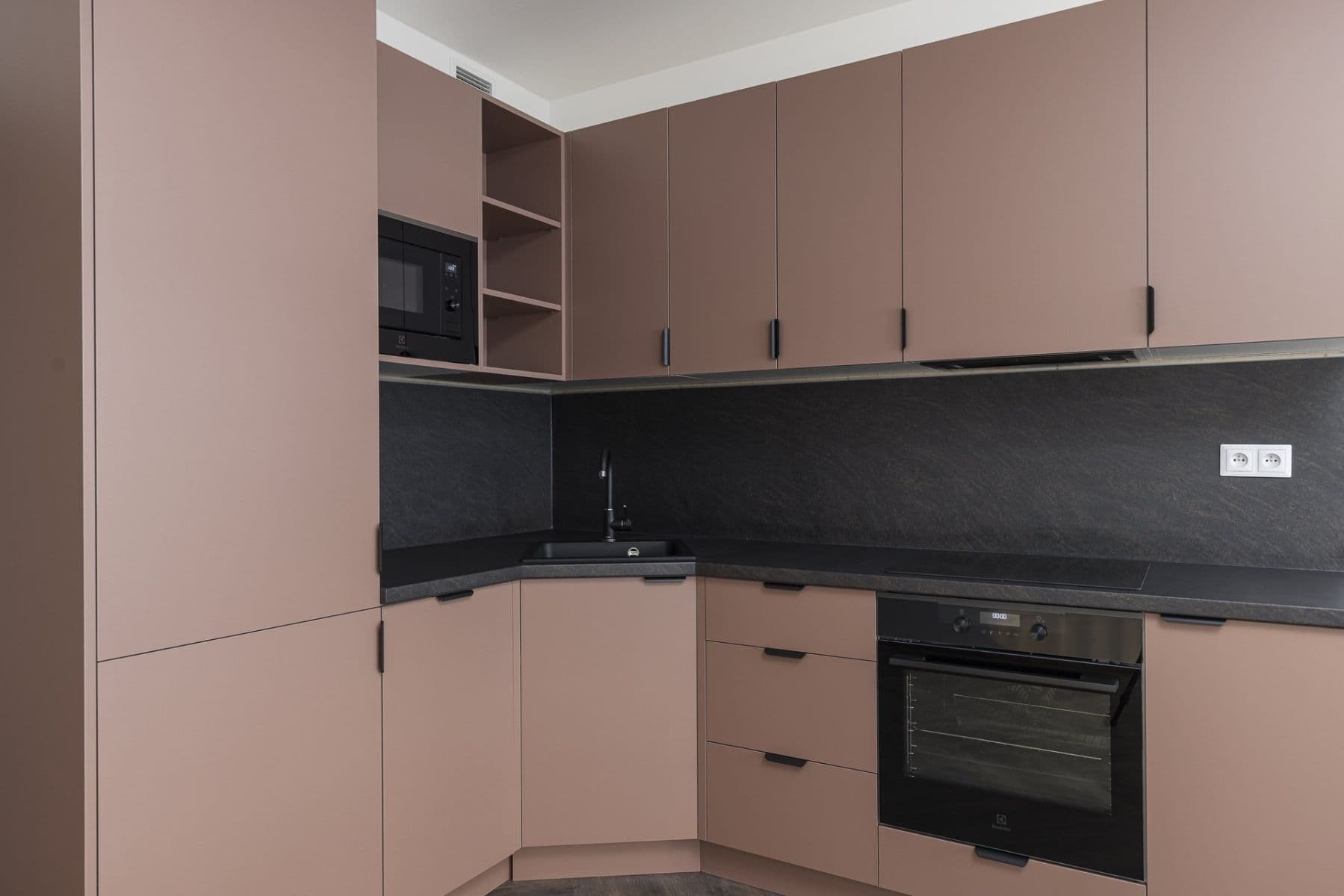 Prenájom bytu 1-izbový 33 m², Poděbradská, Praha, Praha Prenájom bytu 1-izbový 33 m², Poděbradská, Praha, Praha