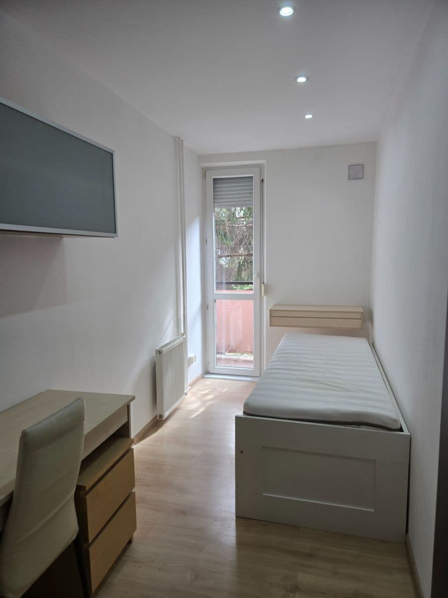 Prenájom bytu 2-izbový 45 m², Sklenárova, Ružinov, Bratislavský kraj Prenájom bytu 2-izbový 45 m², Sklenárova, Ružinov, Bratislavský kraj