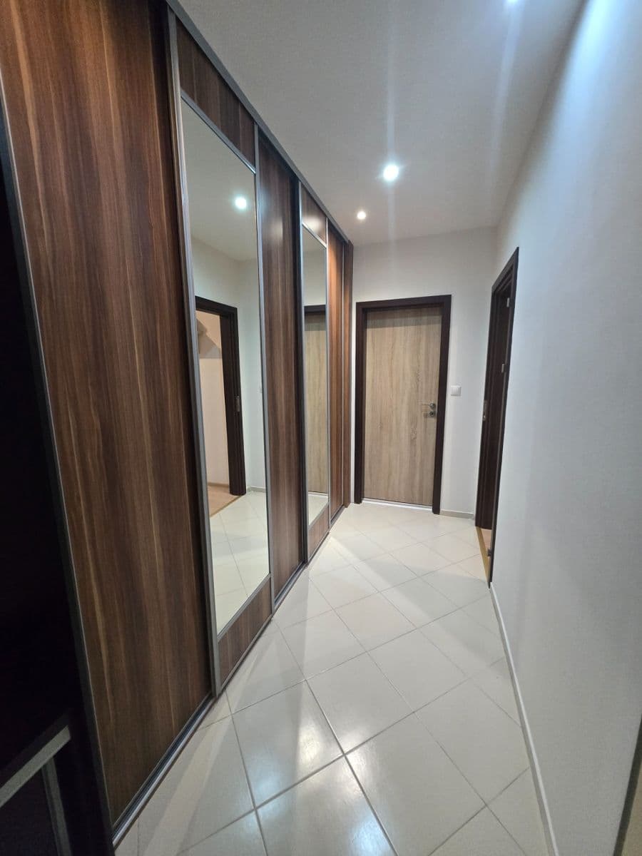 Prenájom bytu 2-izbový 45 m², Sklenárova, Ružinov, Bratislavský kraj Prenájom bytu 2-izbový 45 m², Sklenárova, Ružinov, Bratislavský kraj