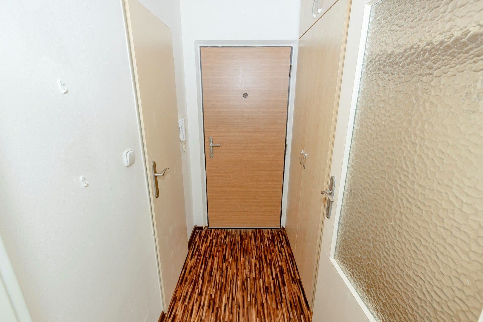 Prenájom bytu 1-izbový 40 m², Rabyňská, Praha, Praha Prenájom bytu 1-izbový 40 m², Rabyňská, Praha, Praha