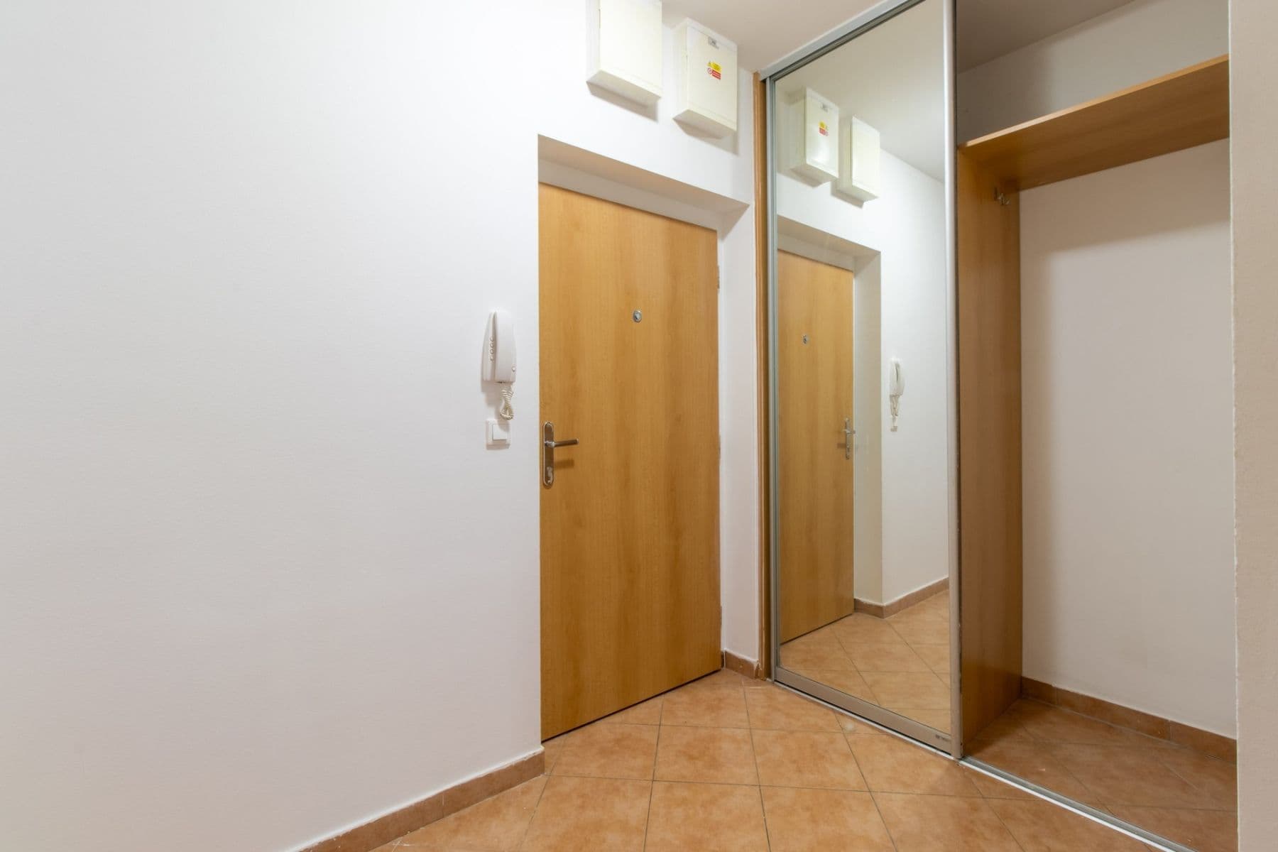Prenájom bytu 3-izbový 79 m², Sicherova, Praha, Praha Prenájom bytu 3-izbový 79 m², Sicherova, Praha, Praha