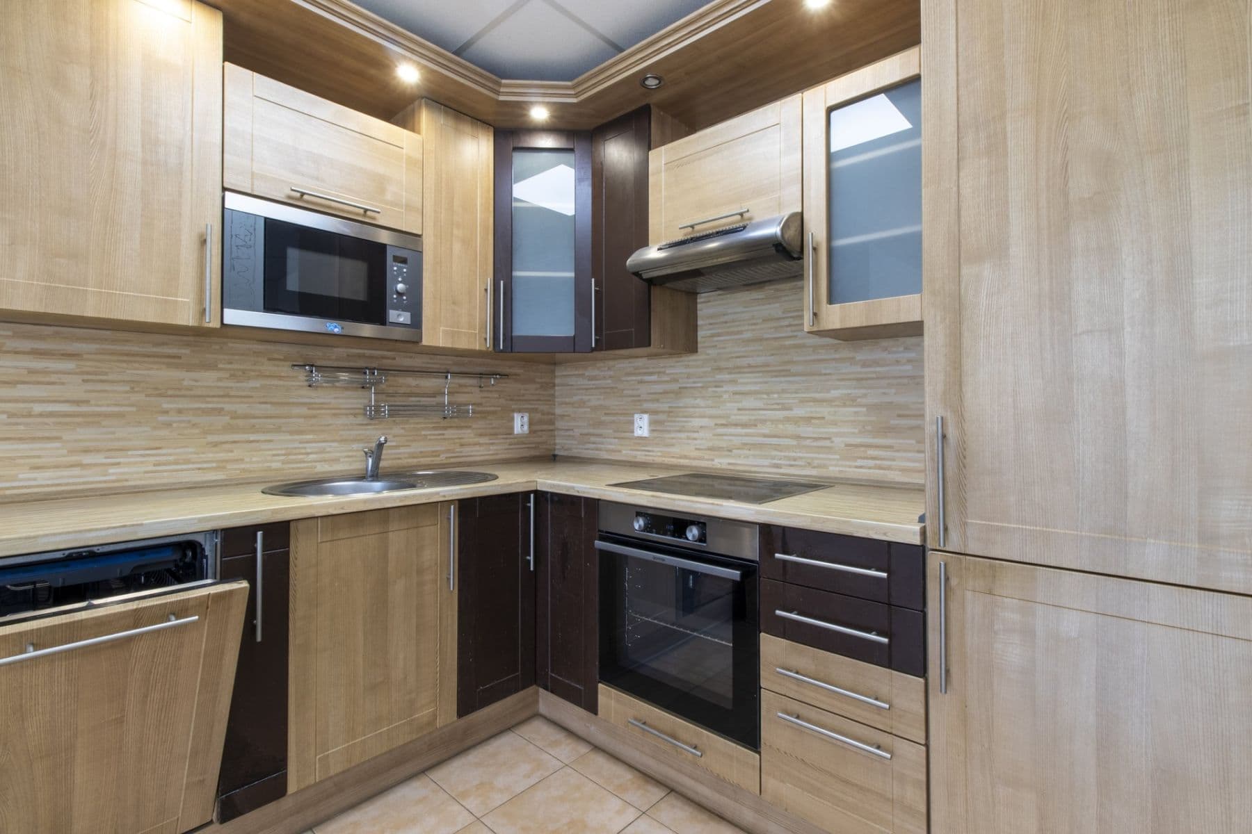 Prenájom bytu 3-izbový 79 m², Sicherova, Praha, Praha Prenájom bytu 3-izbový 79 m², Sicherova, Praha, Praha