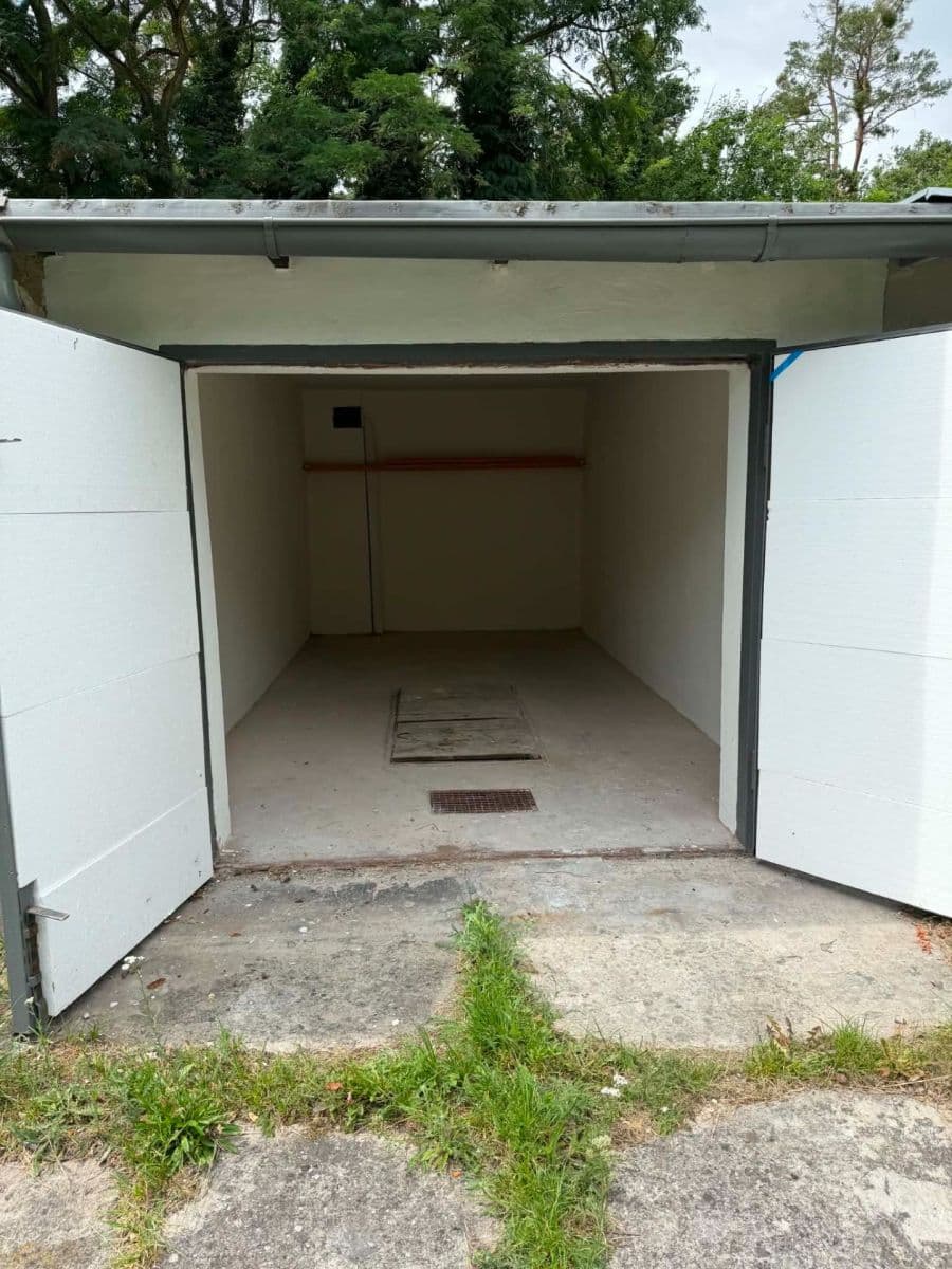 Predaj garáže 19 m², Zličská, Kolín, Středočeský kraj Predaj garáže 19 m², Zličská, Kolín, Středočeský kraj
