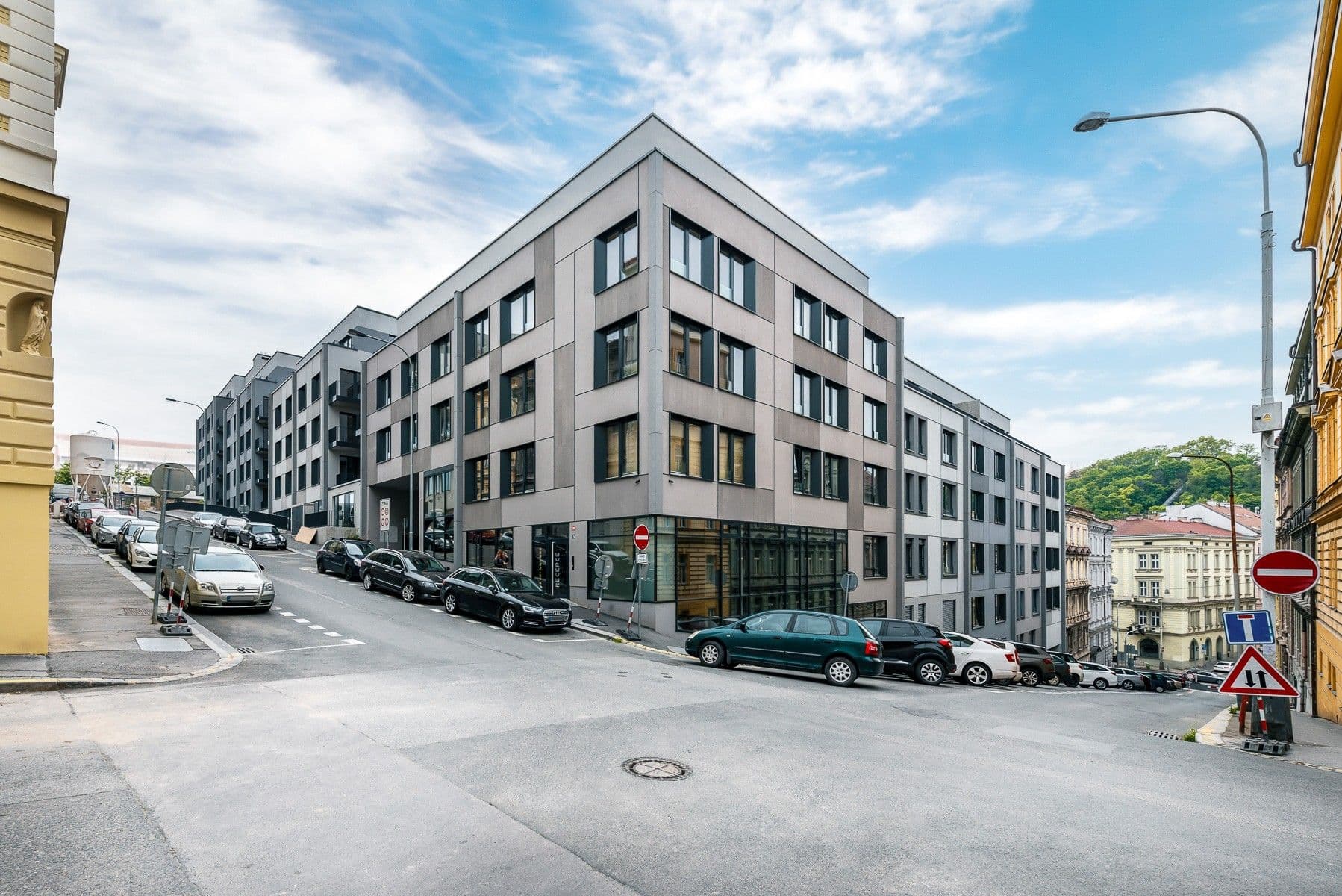 Predaj bytu 3-izbový 92 m², Grafická, Praha, Praha Predaj bytu 3-izbový 92 m², Grafická, Praha, Praha