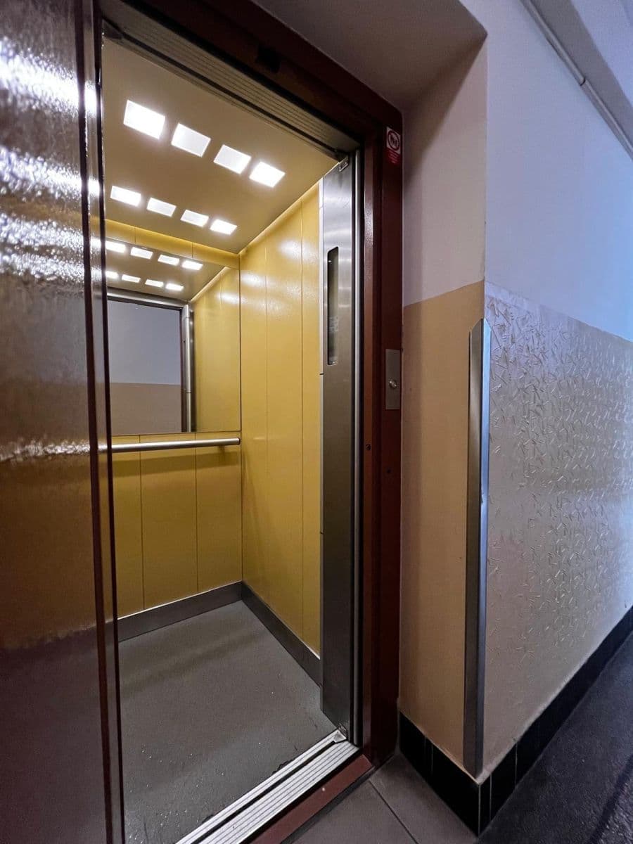 Prenájom bytu 2-izbový 55 m², Biskupcova, Praha, Praha Prenájom bytu 2-izbový 55 m², Biskupcova, Praha, Praha