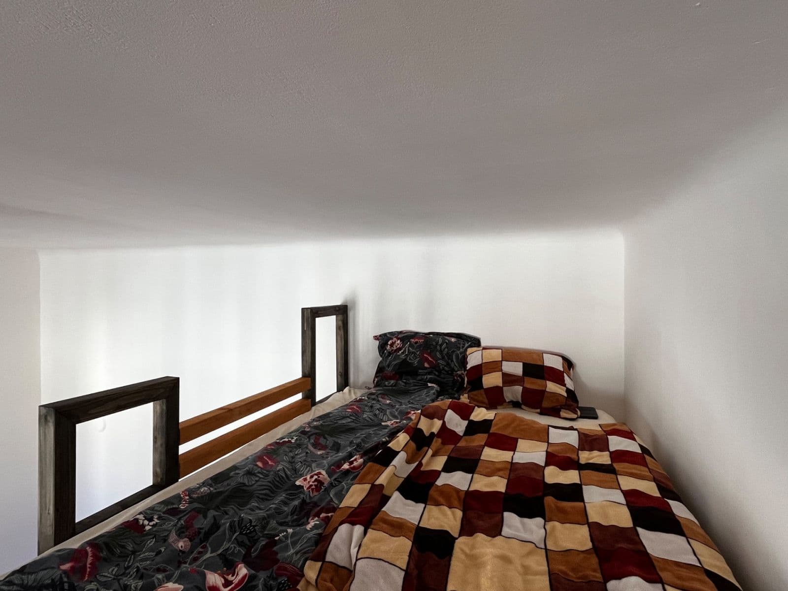 Prenájom bytu 2-izbový 55 m², Biskupcova, Praha, Praha Prenájom bytu 2-izbový 55 m², Biskupcova, Praha, Praha