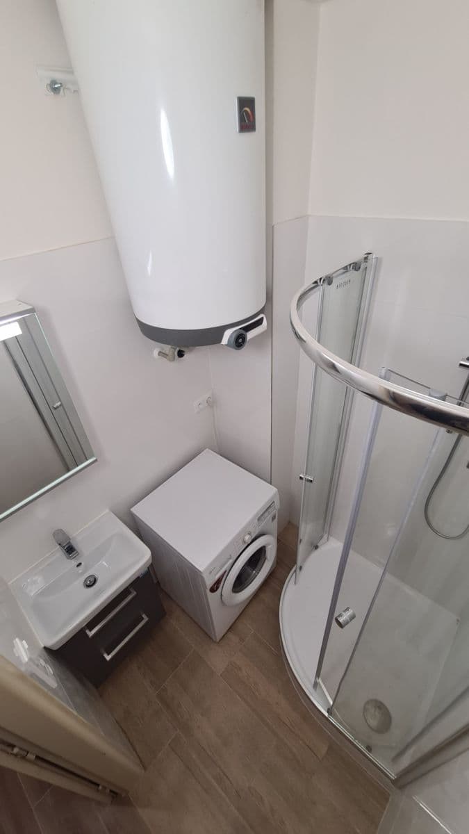 Prenájom bytu 2-izbový 66 m², Na Topolce, Praha, Praha Prenájom bytu 2-izbový 66 m², Na Topolce, Praha, Praha