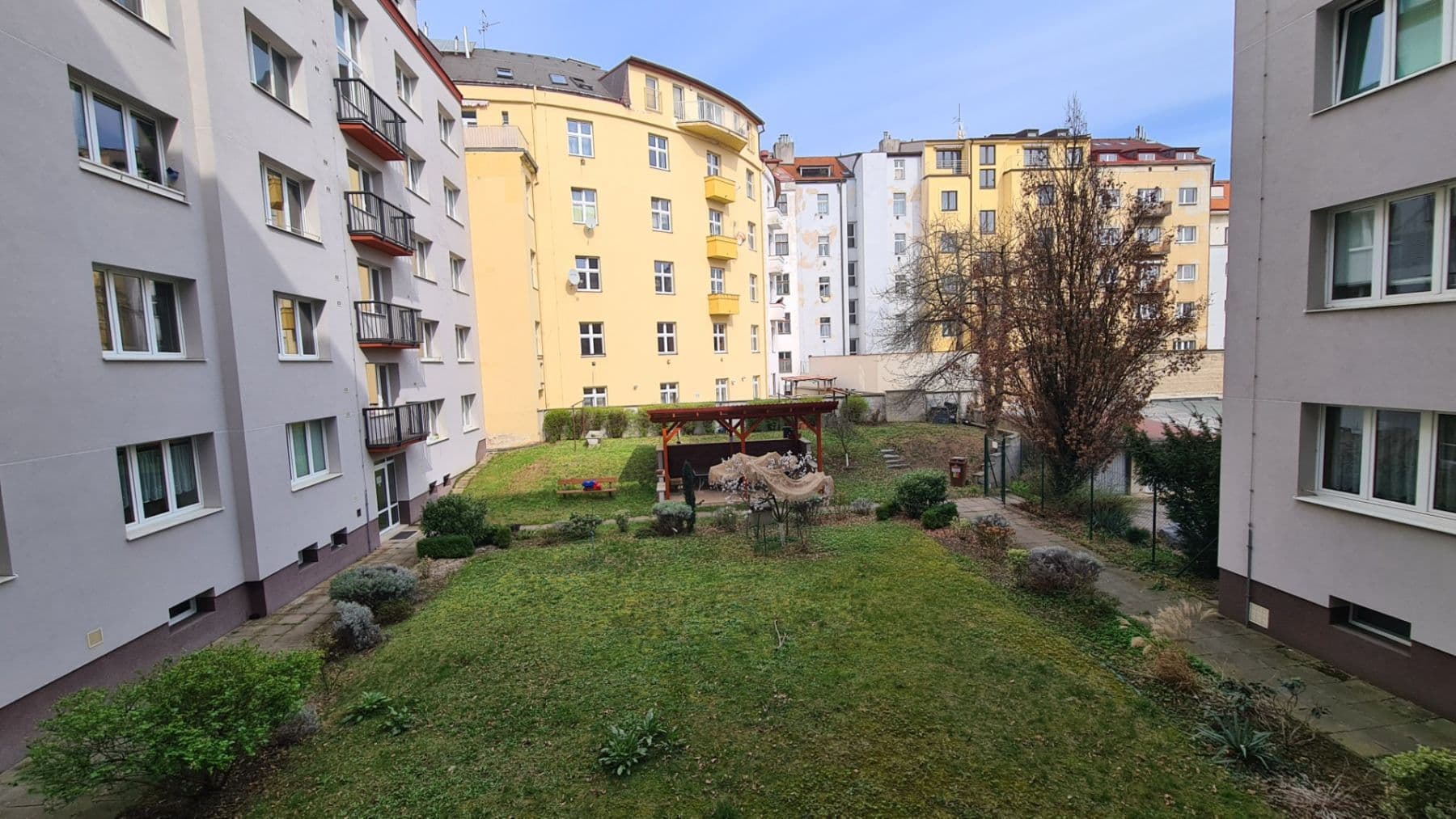 Prenájom bytu 2-izbový 66 m², Na Topolce, Praha, Praha Prenájom bytu 2-izbový 66 m², Na Topolce, Praha, Praha