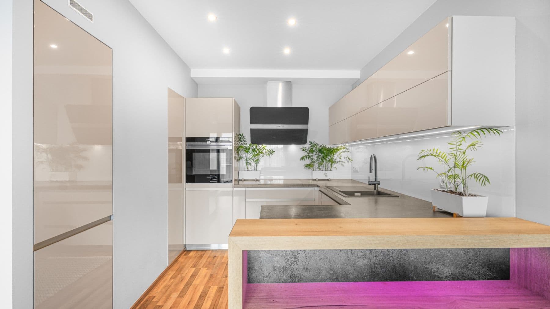 Predaj bytu 2-izbový 73 m², Hlučkova, Praha, Praha Predaj bytu 2-izbový 73 m², Hlučkova, Praha, Praha