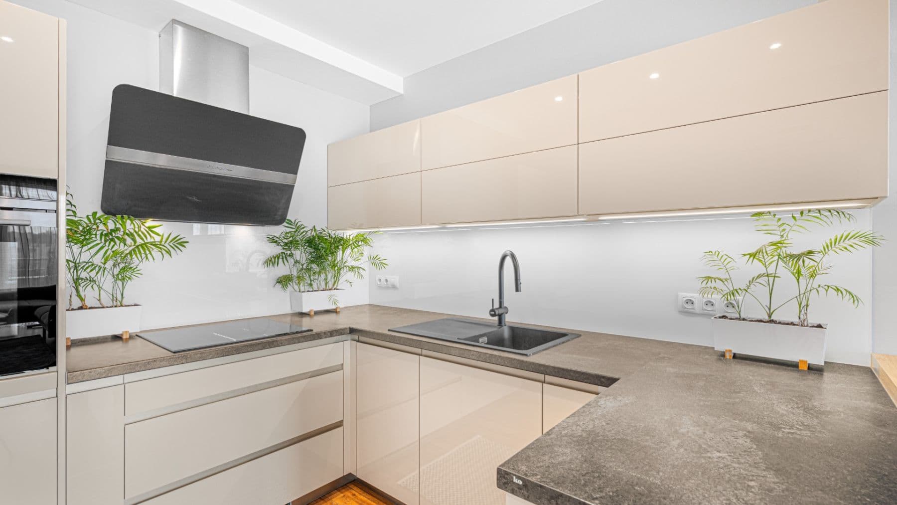 Predaj bytu 2-izbový 73 m², Hlučkova, Praha, Praha Predaj bytu 2-izbový 73 m², Hlučkova, Praha, Praha