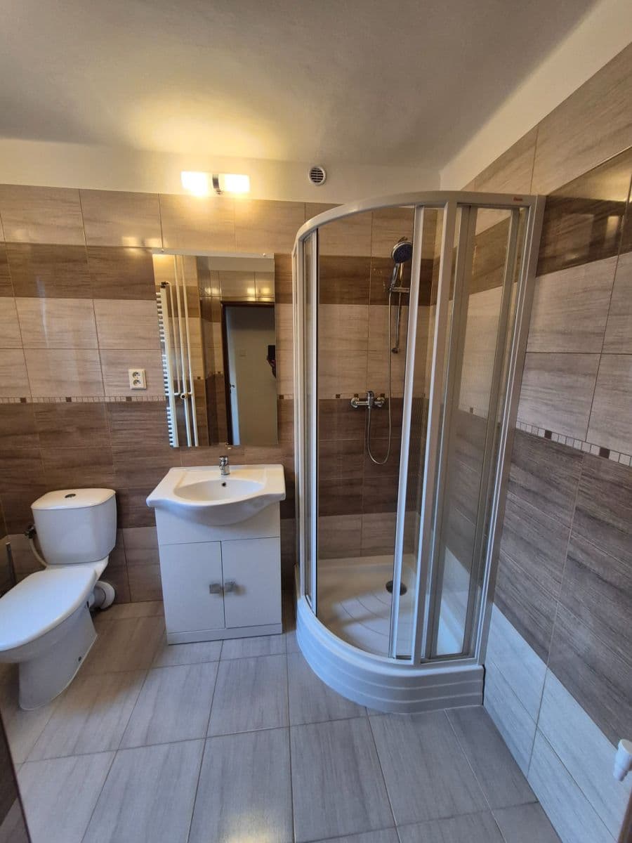 Prenájom bytu 2-izbový 56 m², Jaroslava Foglara, Kladno, Středočeský kraj Prenájom bytu 2-izbový 56 m², Jaroslava Foglara, Kladno, Středočeský kraj