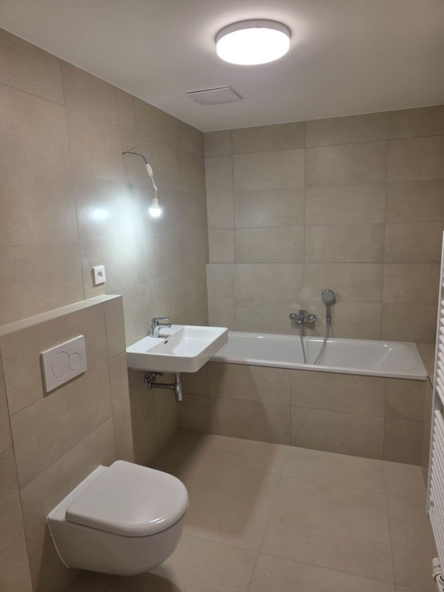 Prenájom bytu 1-izbový 39 m², Brno, Jihomoravský kraj Prenájom bytu 1-izbový 39 m², Brno, Jihomoravský kraj