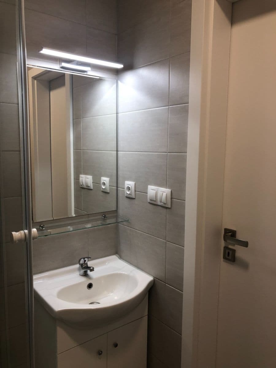 Prenájom bytu 1-izbový 20 m², Vysočanská, Praha, Praha Prenájom bytu 1-izbový 20 m², Vysočanská, Praha, Praha