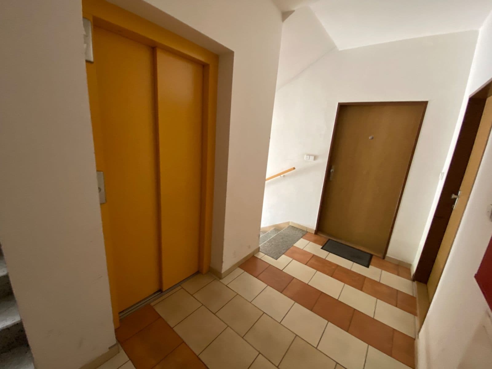 Prenájom bytu 1-izbový 38 m², Topělecká, Písek, Jihočeský kraj Prenájom bytu 1-izbový 38 m², Topělecká, Písek, Jihočeský kraj
