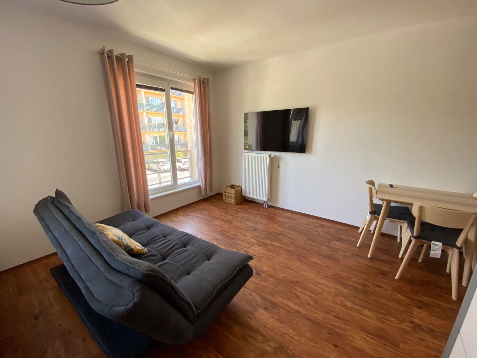 Prenájom bytu 1-izbový 38 m², Topělecká, Písek, Jihočeský kraj Prenájom bytu 1-izbový 38 m², Topělecká, Písek, Jihočeský kraj
