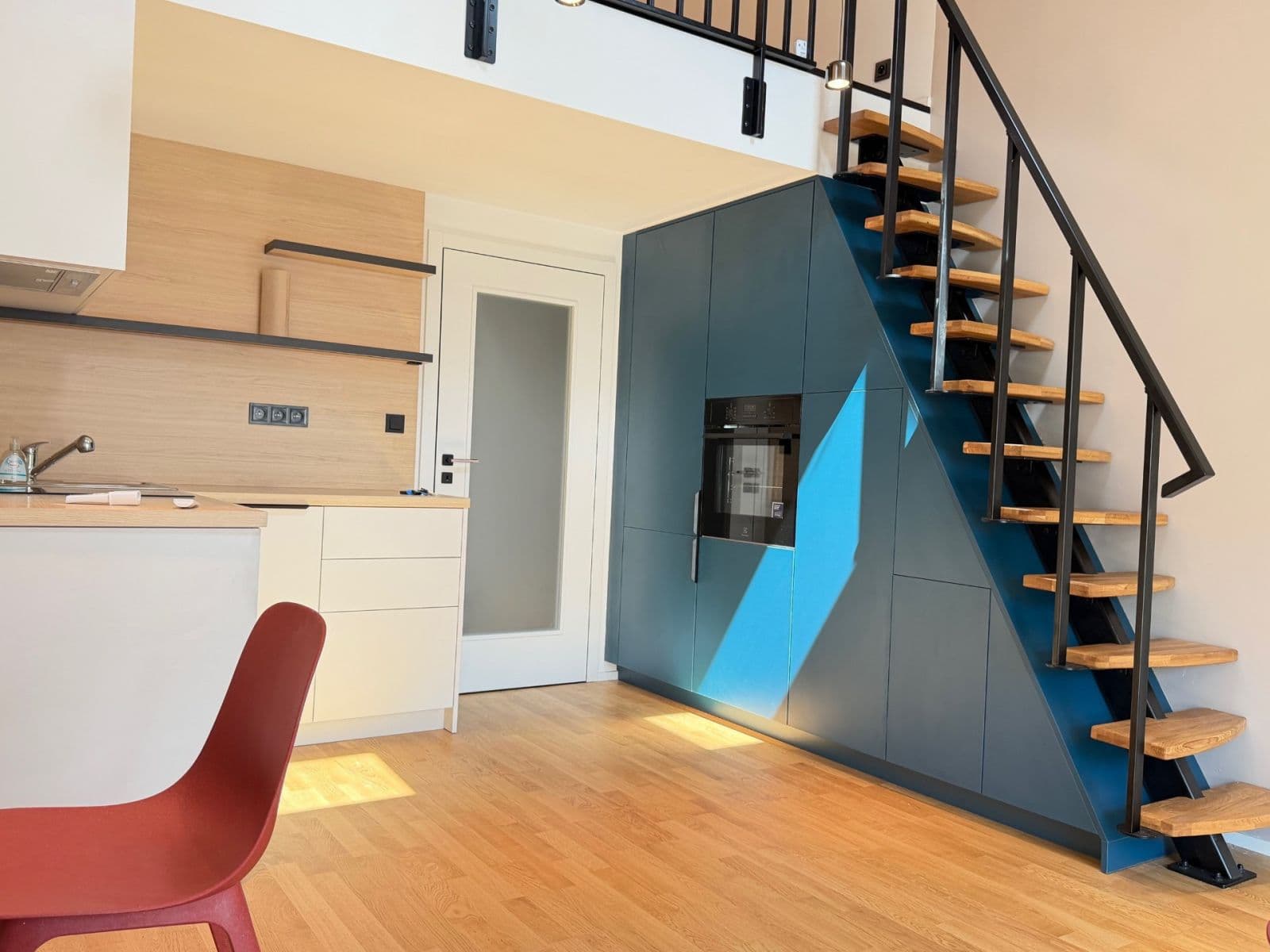Prenájom bytu 2-izbový 44 m², Krymská, Praha, Praha Prenájom bytu 2-izbový 44 m², Krymská, Praha, Praha
