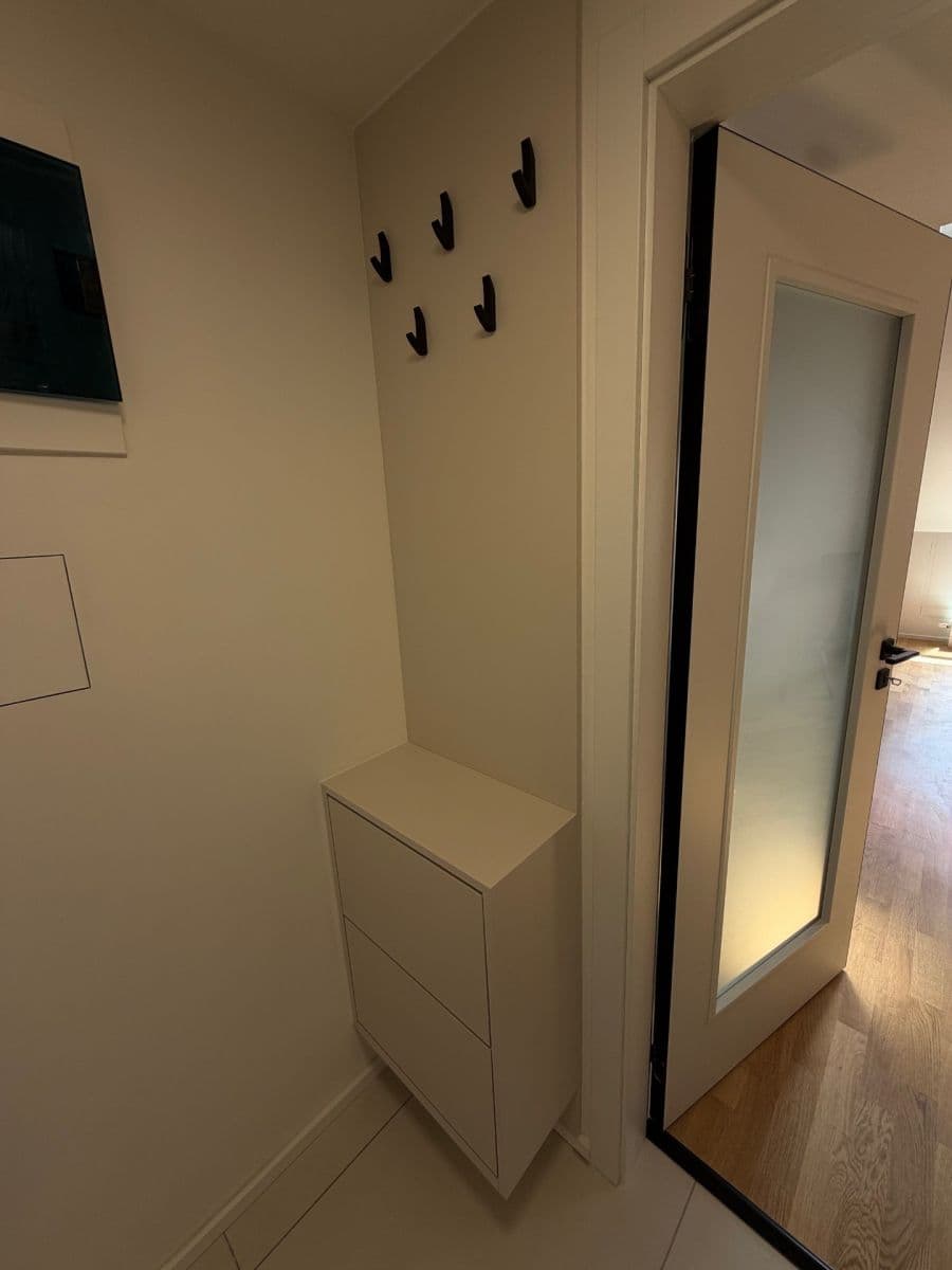 Prenájom bytu 2-izbový 44 m², Krymská, Praha, Praha Prenájom bytu 2-izbový 44 m², Krymská, Praha, Praha